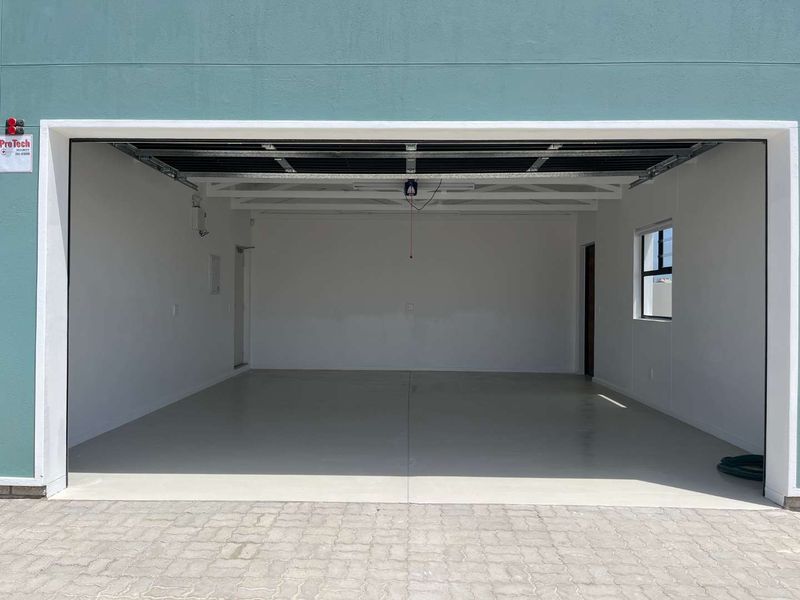 3-Bed Gem: Double Garage & Modern Open Plan Design! - Photo 10