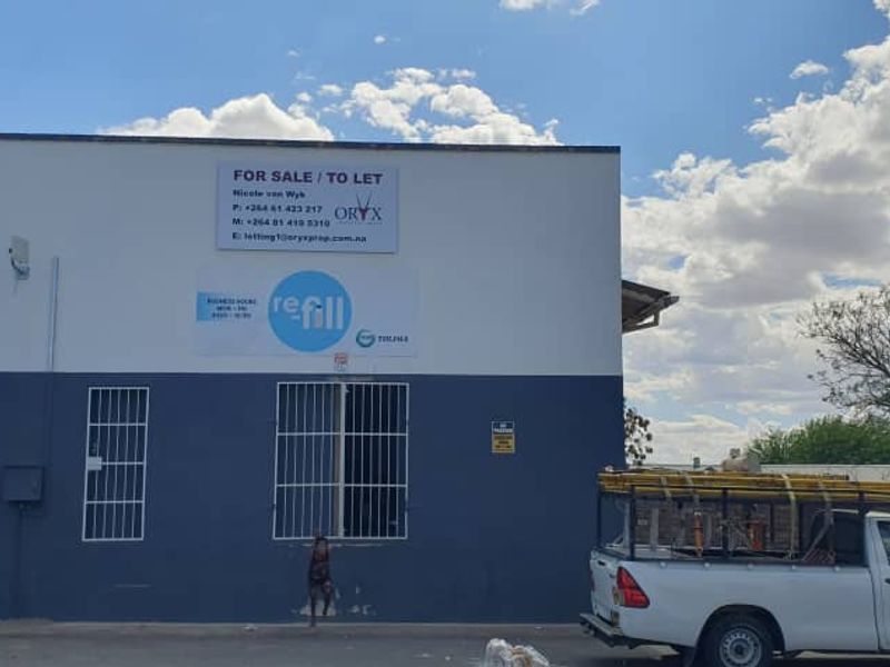Warehouse with Storeroom - For Sale - Keetmanshoop - Photo 4