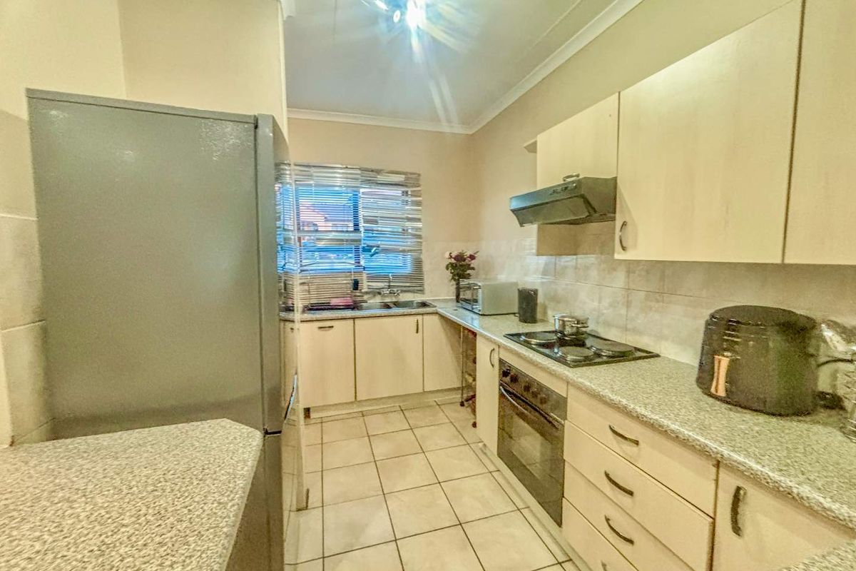 A Neat 3 Bed Townhouse for Rent in Halfway Gardens - Photo 5