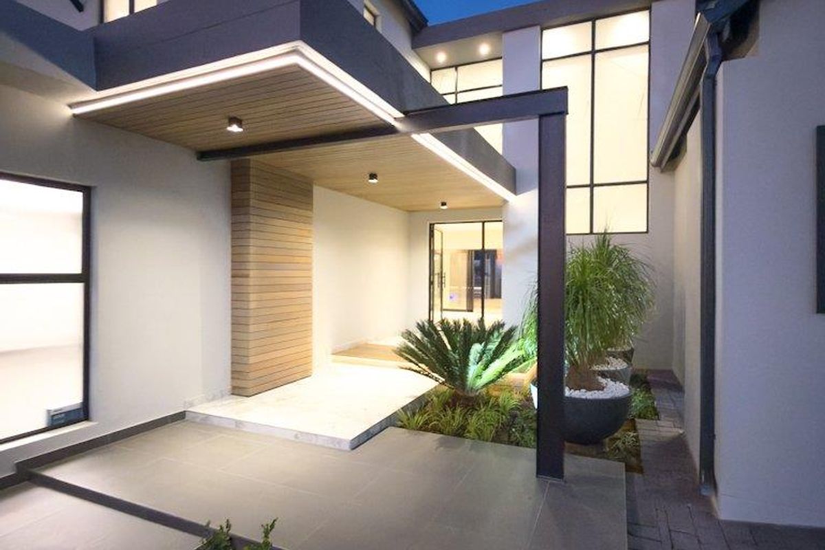 Cinema, Boma, Pool & Endless Luxury Living - Photo 5