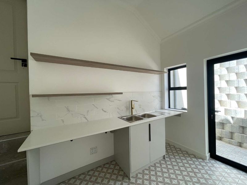 Discover Elegance: Your Dream Home Awaits! - Photo 10