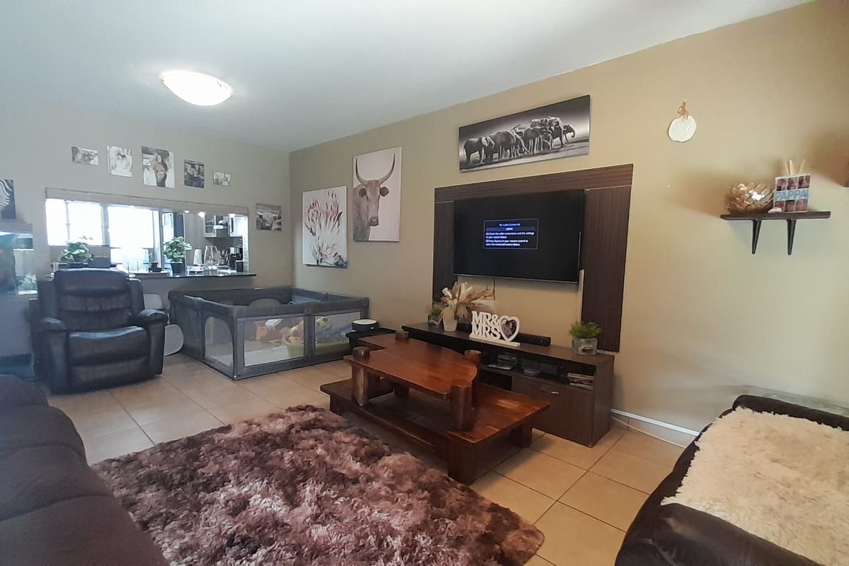 Stunning Modern Duplex - Photo 4