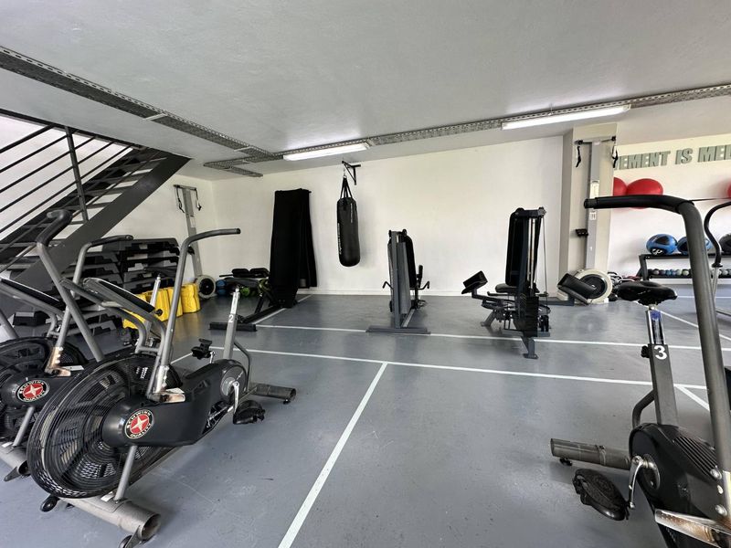 ONE BEDROOM PENTHOUSE APARTMENT WITH VIEWS FOR RENT!!!! - Photo 10