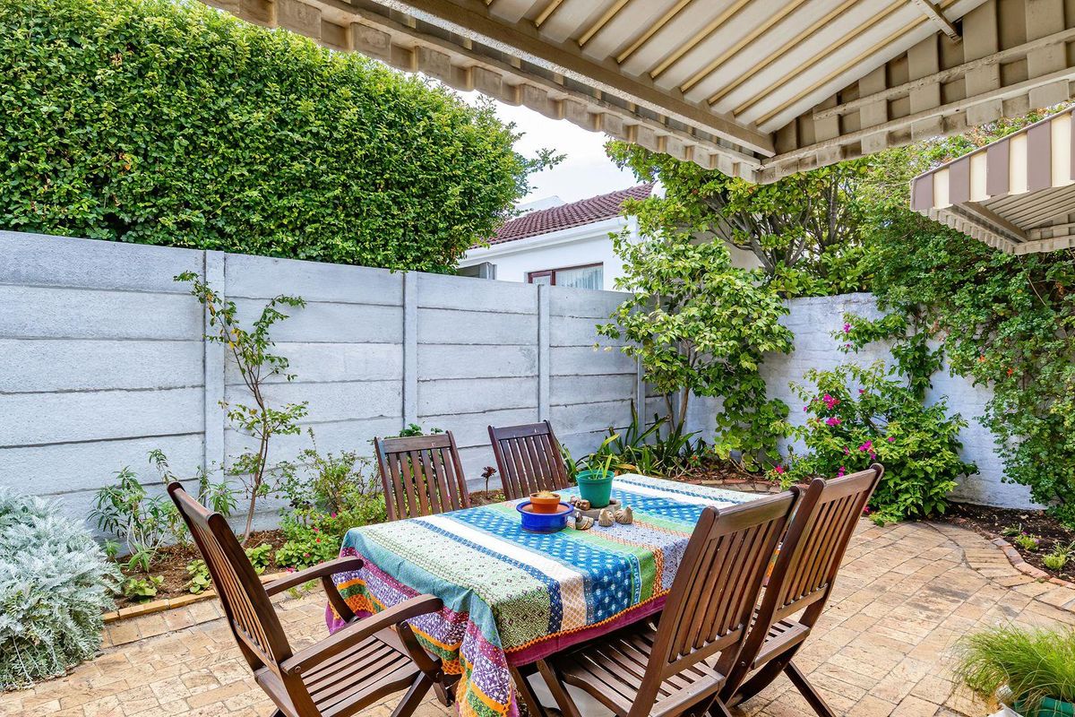 Solid, Comfortable Cottage Home!! - Photo 4