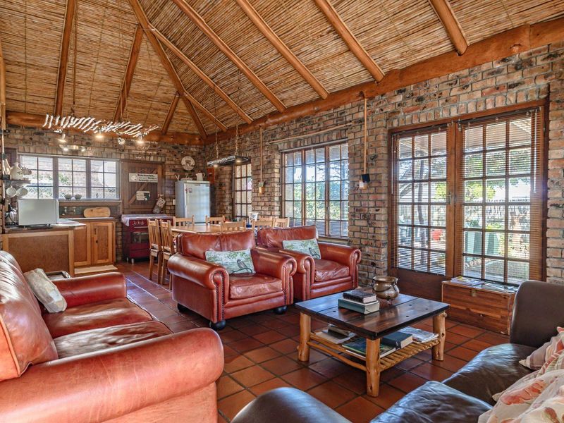 Timeless Appeal and Coastal Comfort - Photo 9