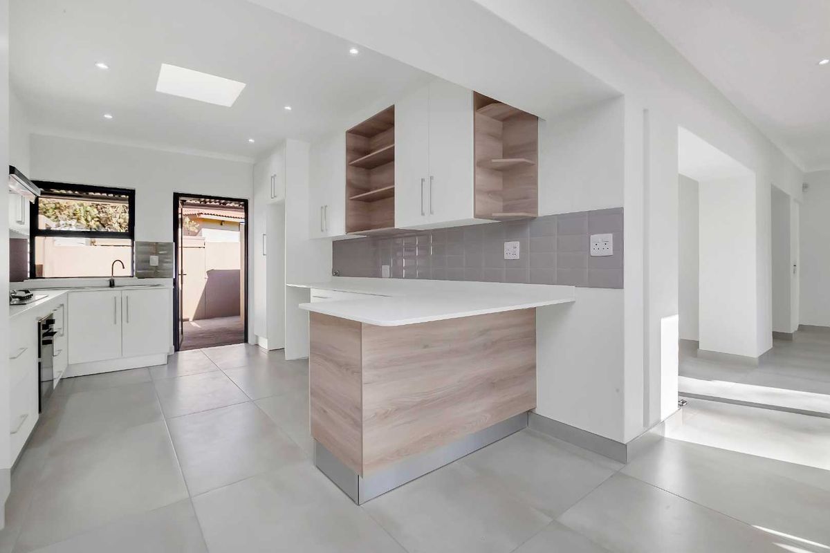 MODERN SINGLE STOREY - Photo 5