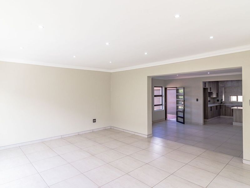 WHERE MODERN, STYLE AND COMFORT MEETS - Photo 10