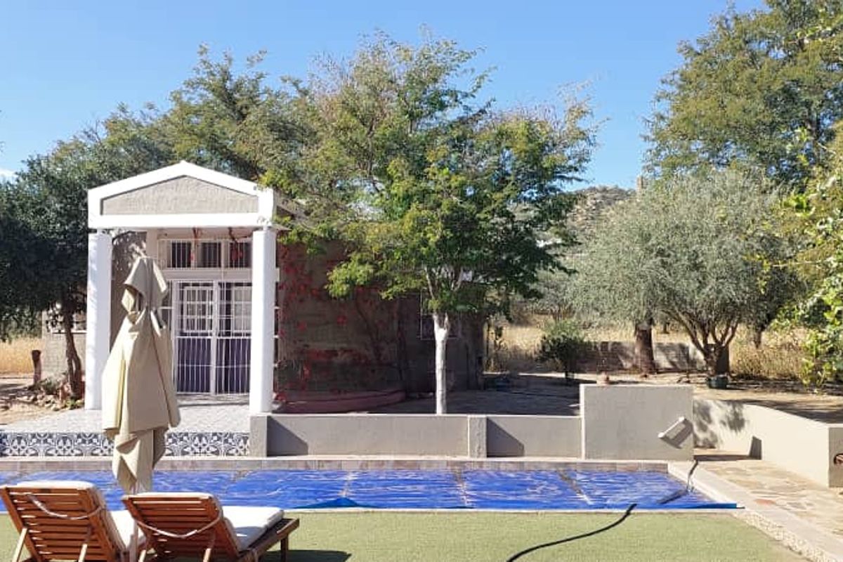 Charming Property with Versatile Spaces and Amenities - Photo 4