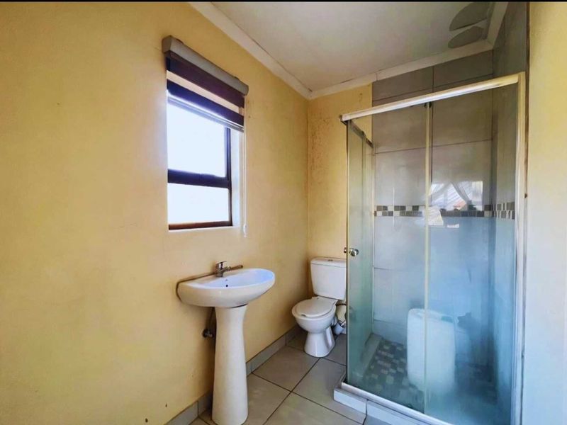 3 Bedroom House For Sale in Vanderbijlpark CE4 - Photo 3