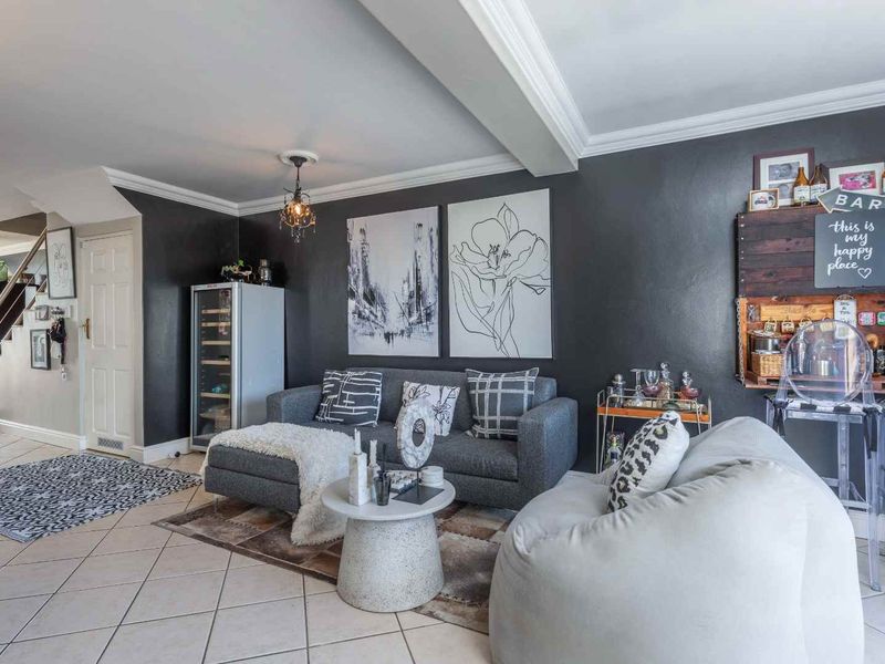 Duplex with a View - Photo 9