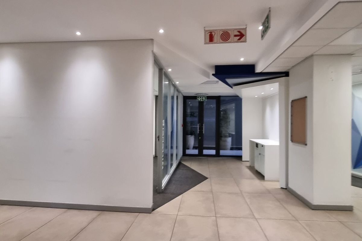 1 097m2 Louwlardia Centurion Office To Let - Photo 2