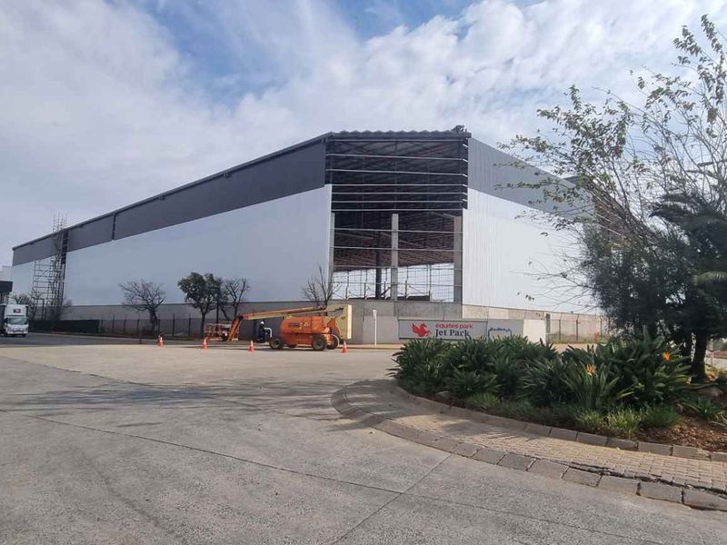 Section S5 | Premium Logistics Facility To Let in Jet Park – 10,288m2 - Photo 8