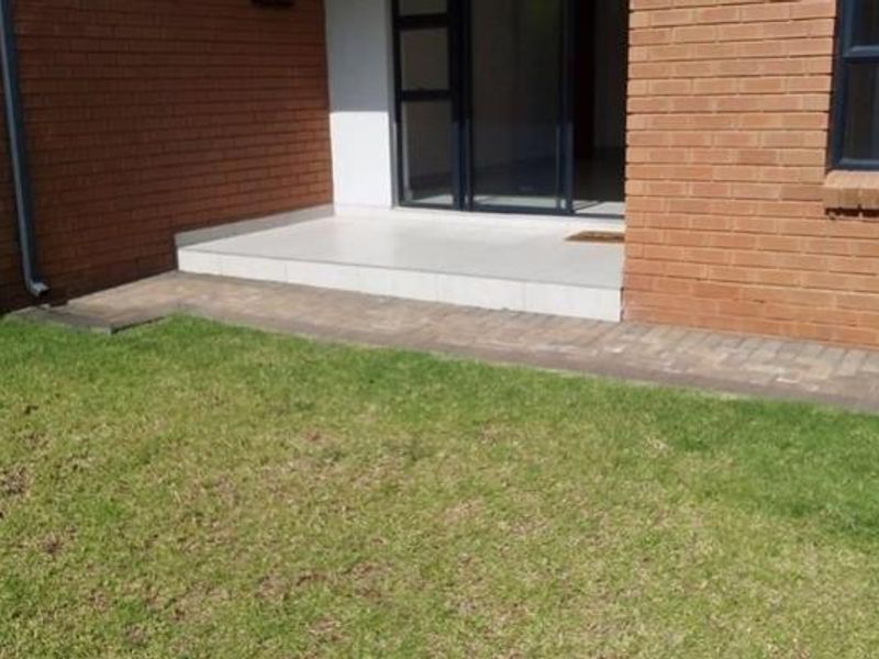 Large Garden Apartment For Sale in Modderfontein - Photo 2