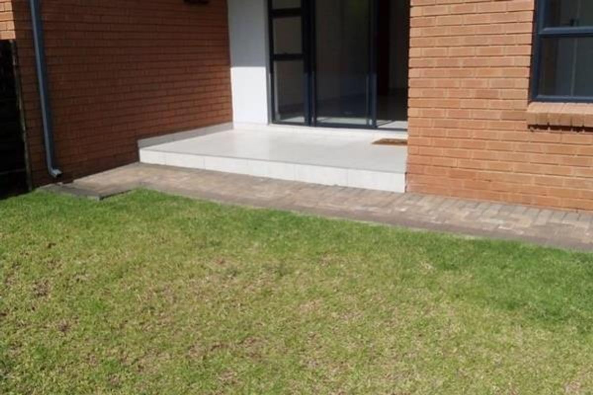 Large Garden Apartment For Sale in Modderfontein - Photo 2
