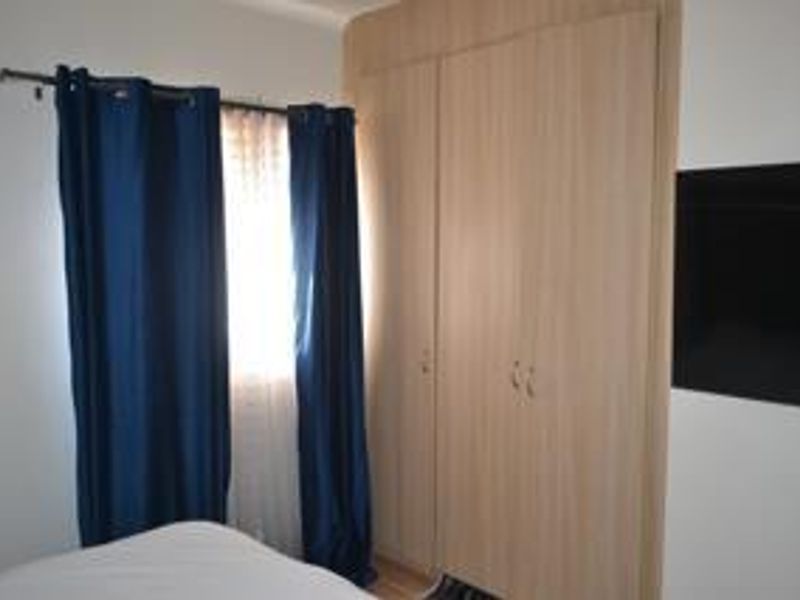 Lovely 2 Bedroom unit on 1st floor - Photo 7