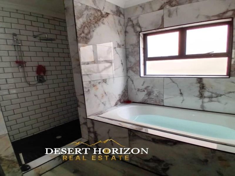 Erongo, Walvisbay, Wakuna | 3 Bedroom Sea front House For Sale / Investment Oppertunity!!! - Photo 10