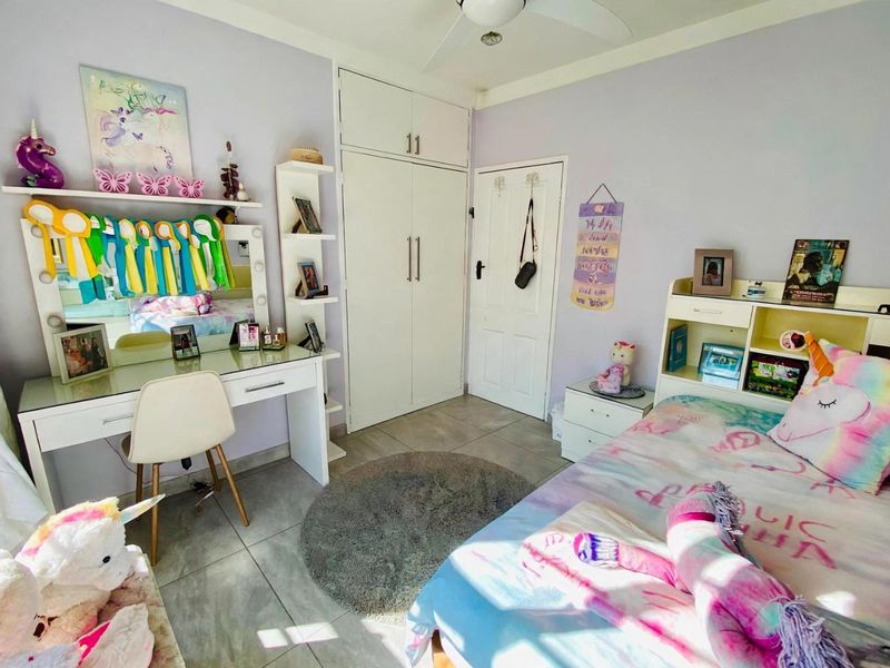 4 bedroom with pool - Photo 10