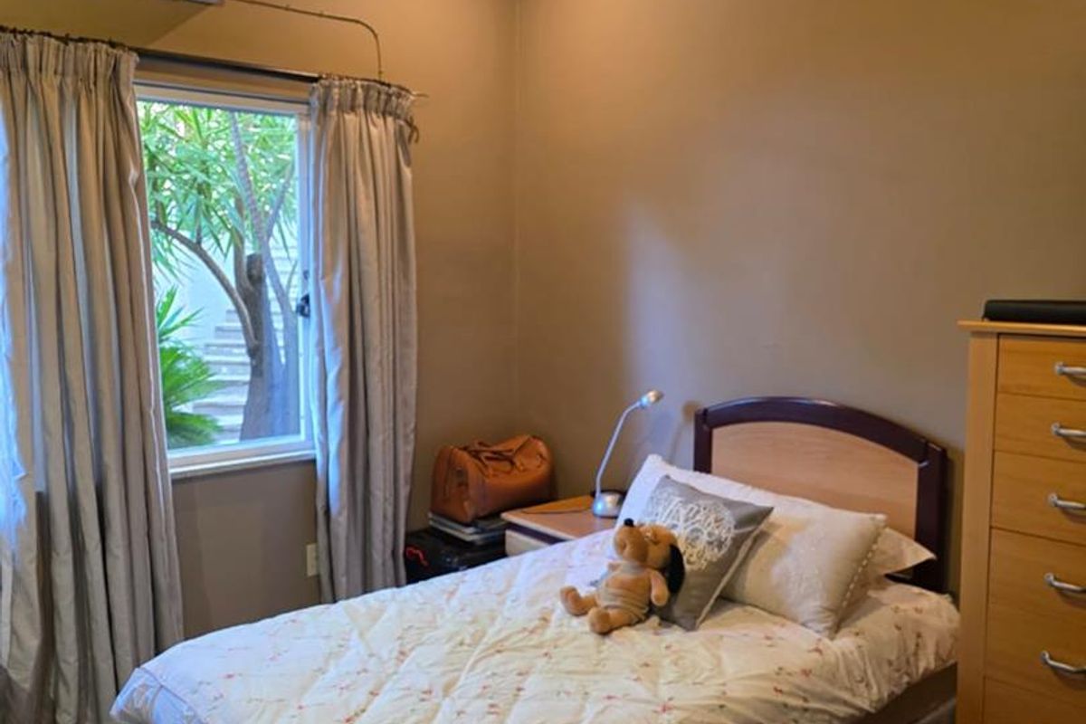 Luxury Living: Spacious Home with Pool, Flat & Entertainment Area! - Photo 3