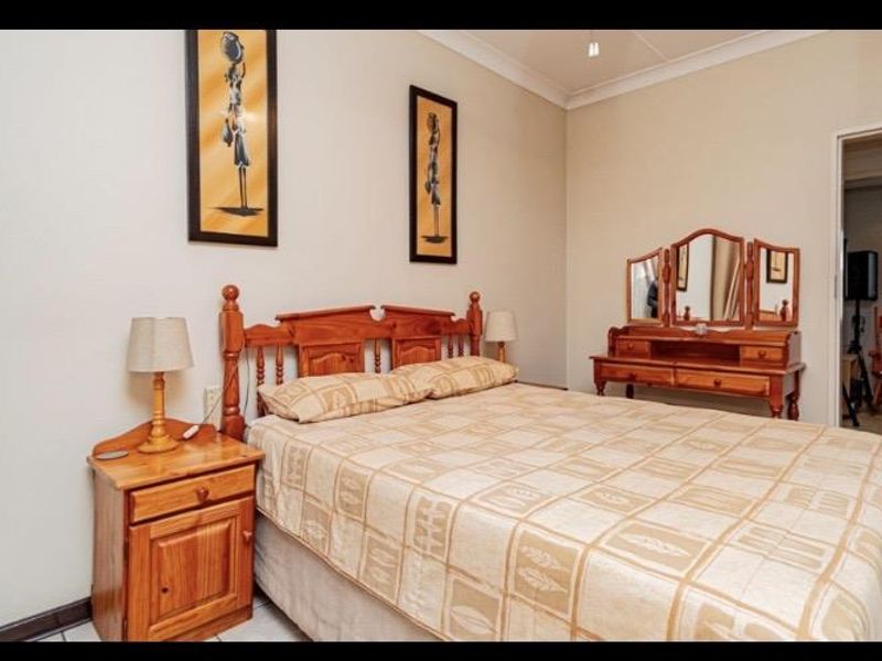 4 Bedroom House for Rent - Photo 8