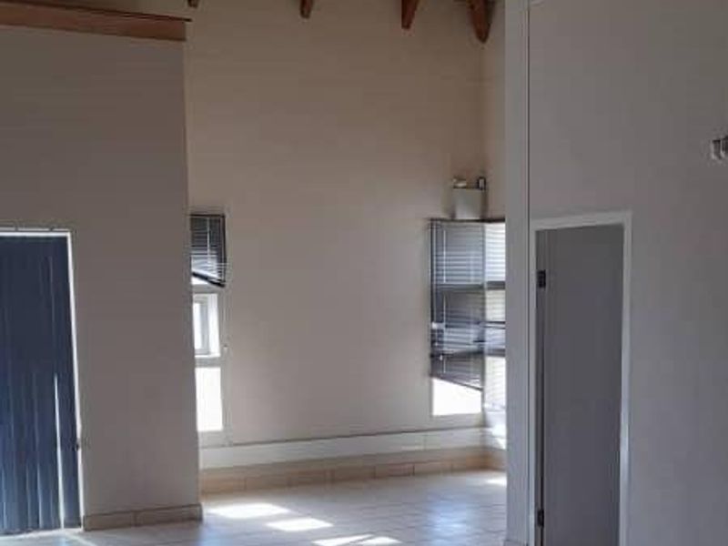 Warehouse with offices in Town - Photo 6