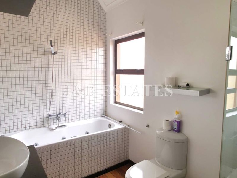 Beautiful Duplex In Prime Area - Photo 6