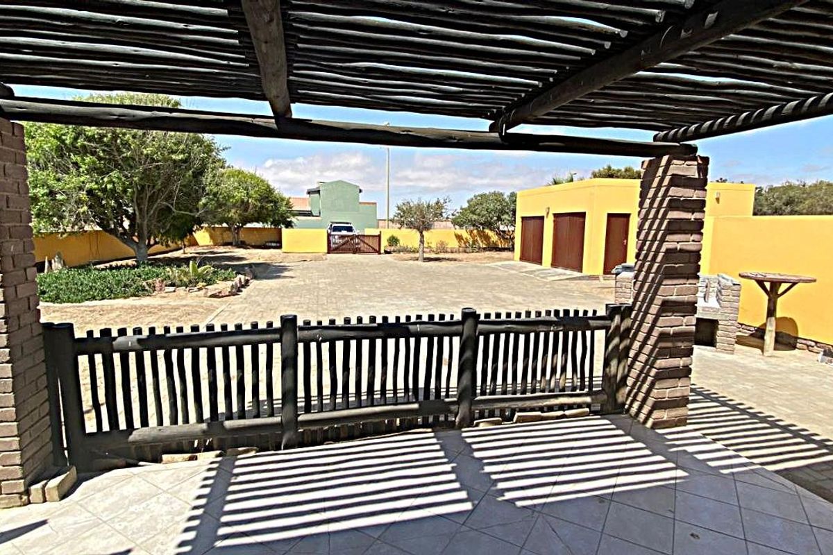 Dive Into Coastal Bargain: Your Henties Bay Dream Home Awaits! - Photo 4