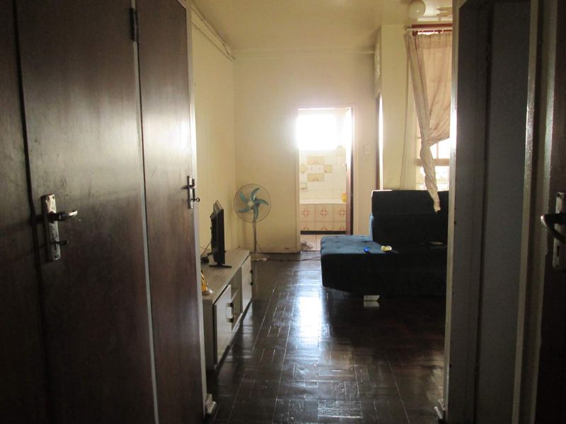A VERY NEAT AND CLEAN BEAUTIFUL BACHELOR FLAT FOR SALE IN PRETORIA  CENTRAL - Photo 7
