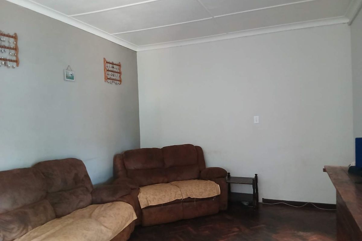 Family Home For Sale - Photo 4