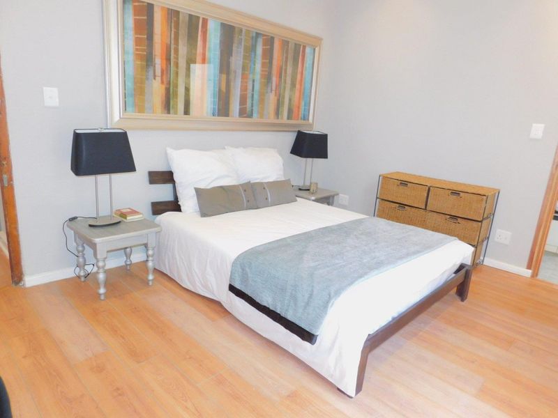 Charming 1 bedroom Garden Apartment available in the Heart of Craighall - Photo 6