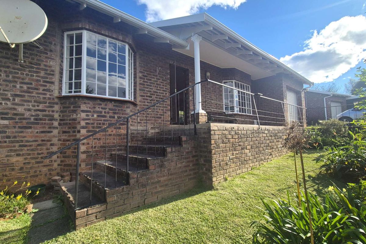Facebrick Townhouse in Howick North With Room to Add Value - Photo 2