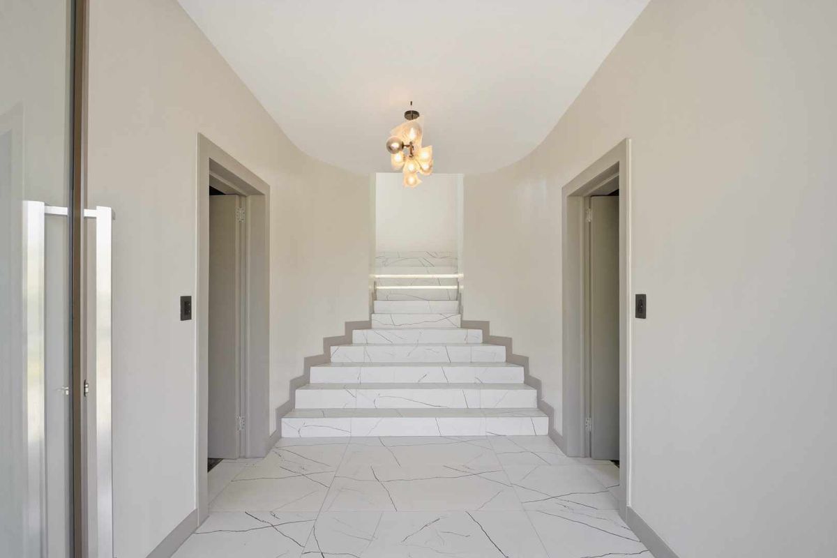 Luxury Family Home | Newly Renovated Modern Masterpiece in Prime Waterkloof Ridge - Photo 4