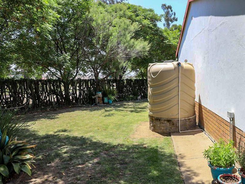 Charming and Versatile 3-Bedroom Home in Villiers - Photo 9