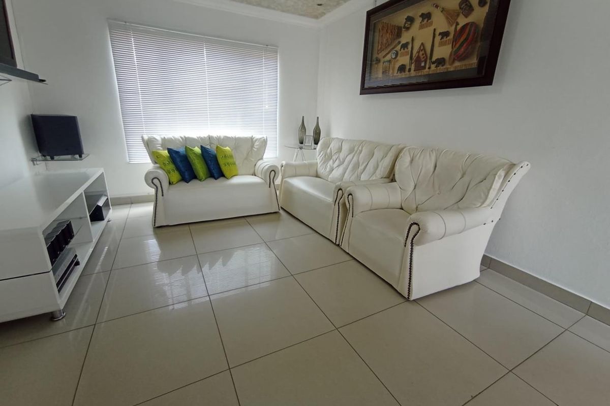 Grab this beautiful house - Photo 4