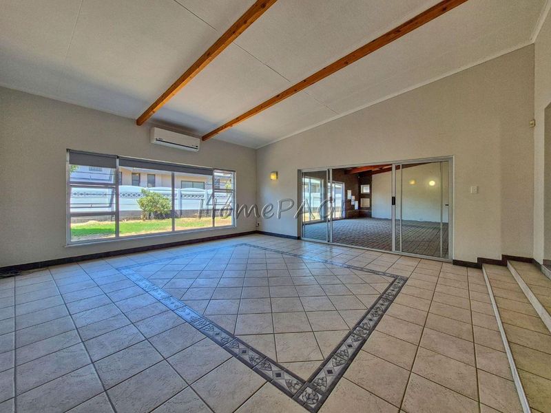 Central, Walvis Bay:  SPACIOUS HOME WITH TWO FLATS is for Sale - Photo 7