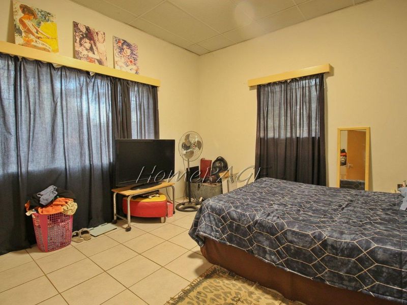 Otjiwarongo:  4 Bedr Corner Property Close to Schools FOR SALE - Photo 9