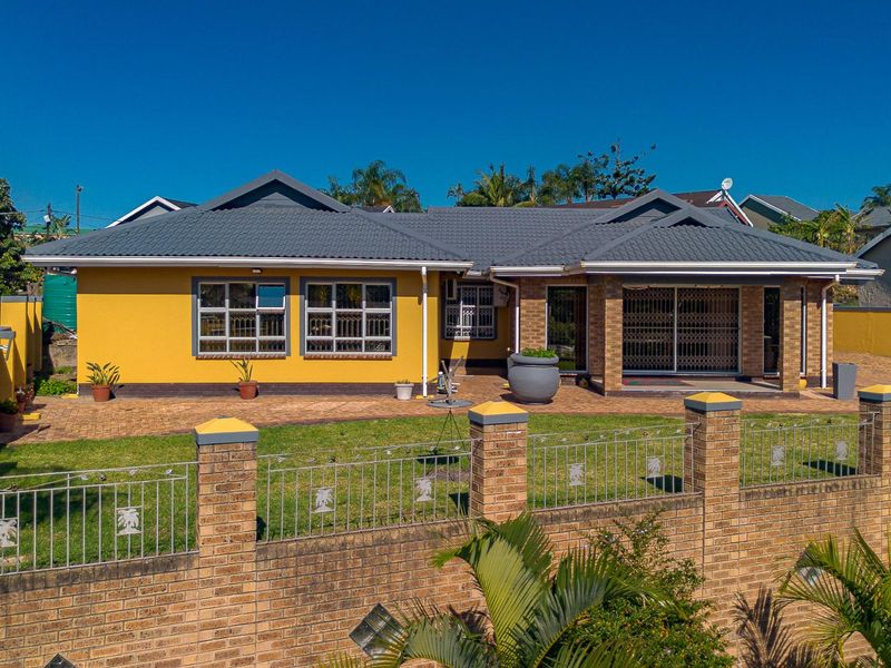 Spacious 4-Bedroom Home with Modern Comforts & Serene Green Views - Photo 2