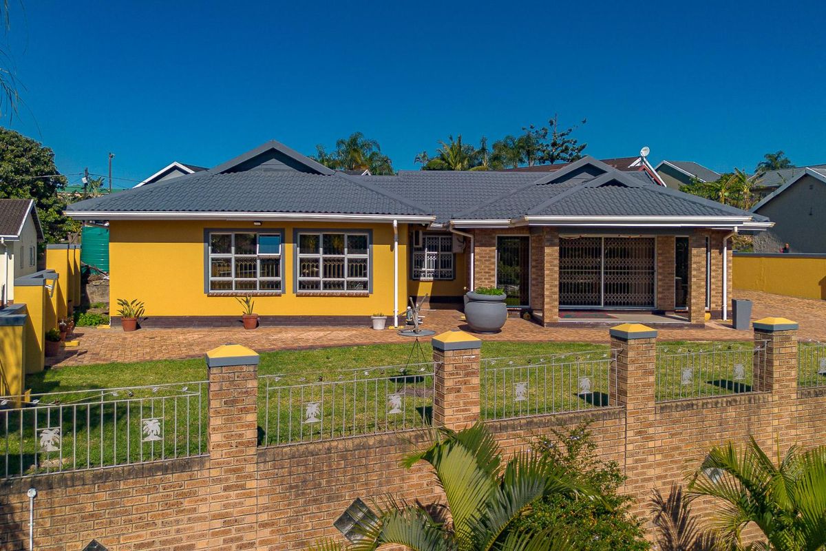 Spacious 4-Bedroom Home with Modern Comforts & Serene Green Views - Photo 2