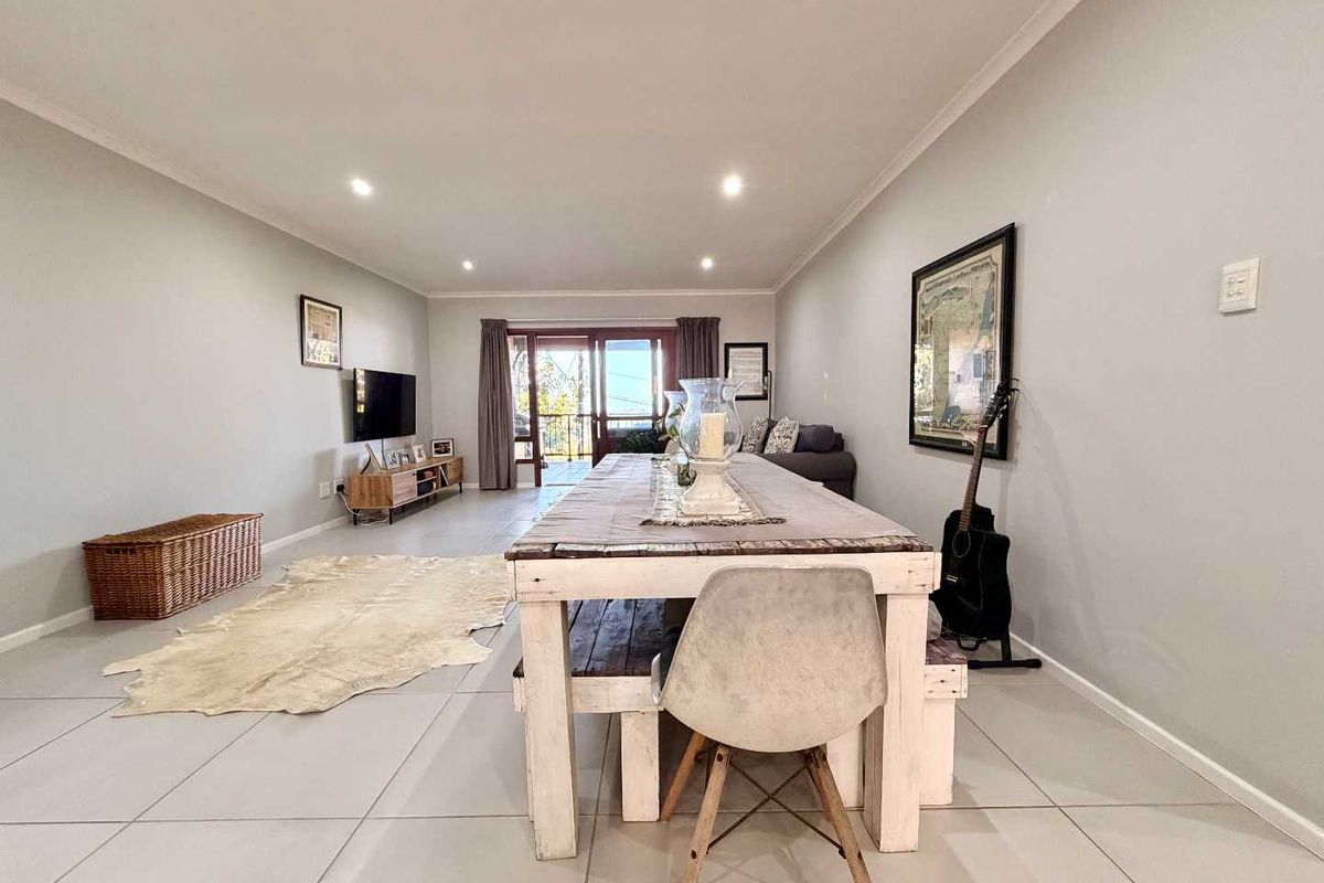 Beautifully Renovated 3 Bedroom Penthouse Apartment in Ballito - Photo 5