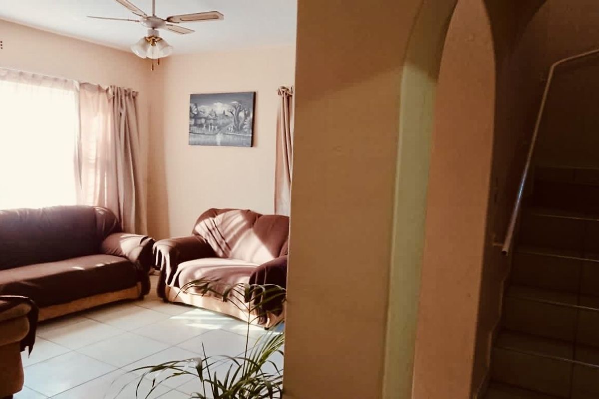 3 bedroom apartment for sale in Vryheid - Photo 5