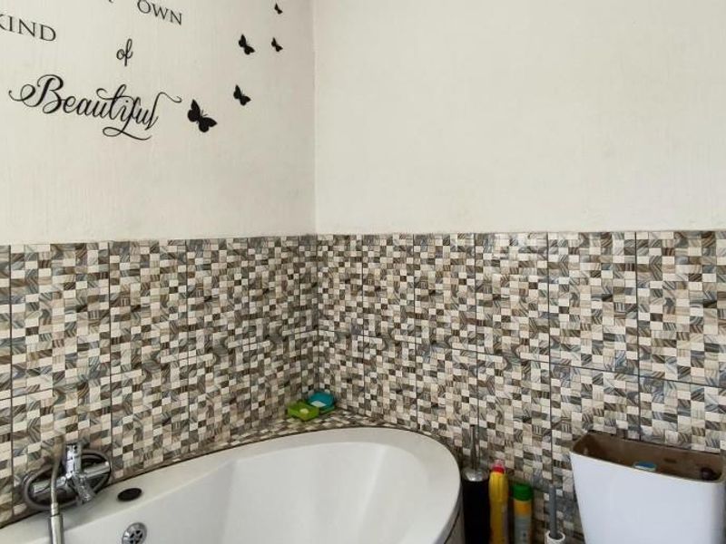 Priced to sell - Photo 5