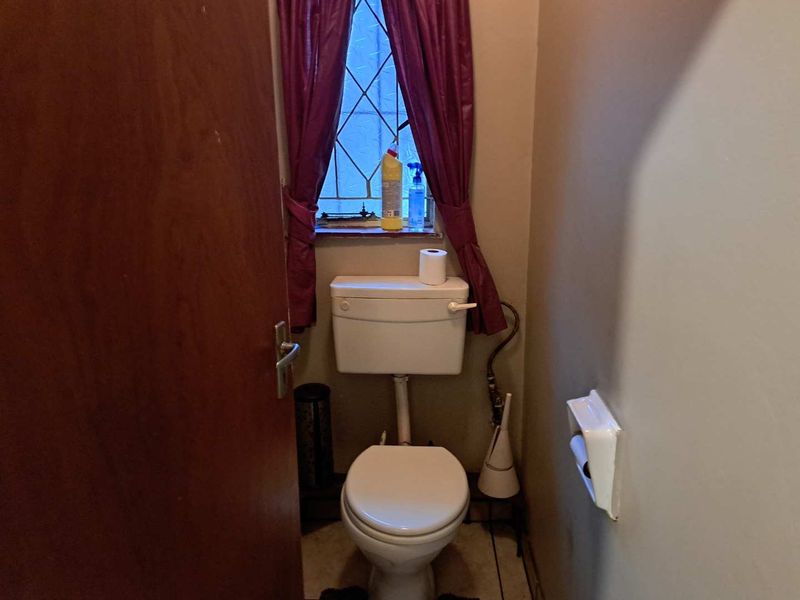 4 Bedroom Family Home with Cottage for Sale in Van Dyk Park. - Photo 9