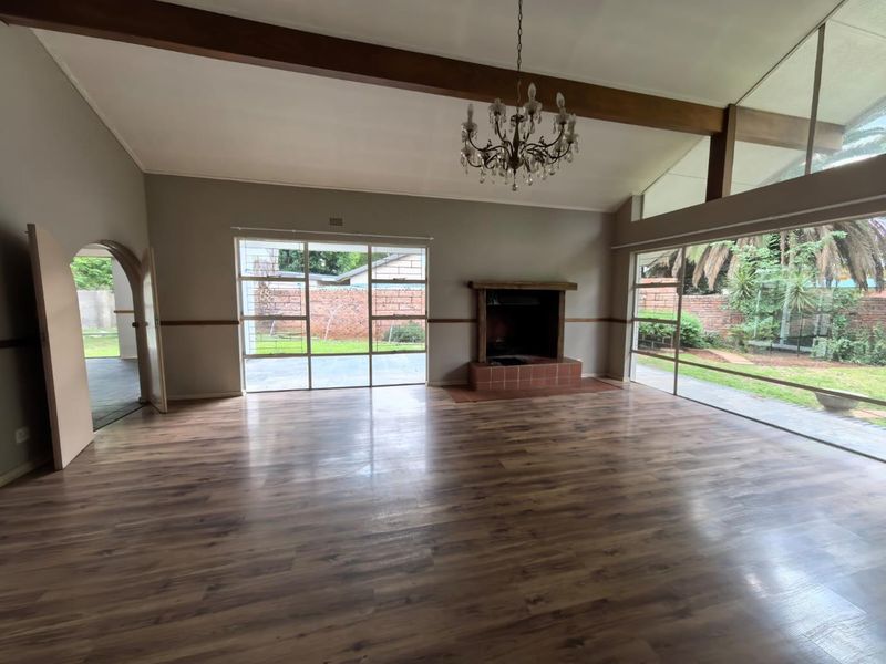 Spacious family home - Photo 4