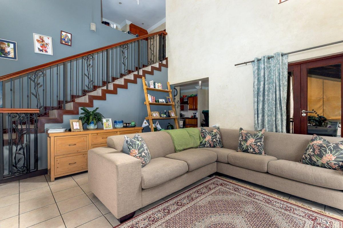 3 Bedroom House for Sale in Dainfern - Photo 3