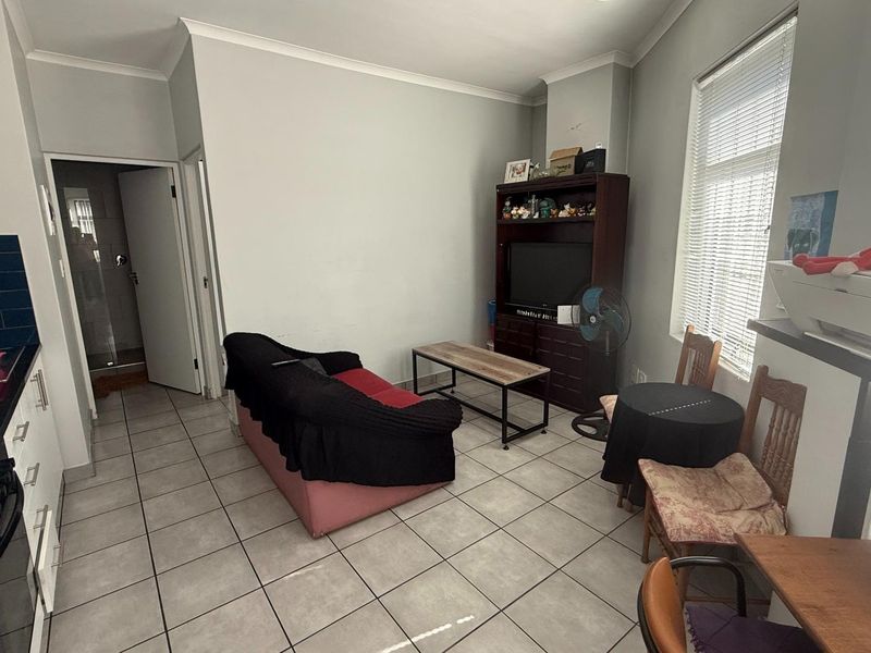 Ground floor apartment, Perfect for the Modern Professional - Photo 3