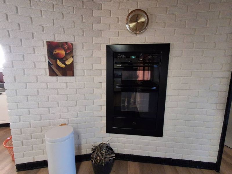 FOR SALE – EXCLUSIVE PROPERTY IN KLEIN WINDHOEK - Photo 9