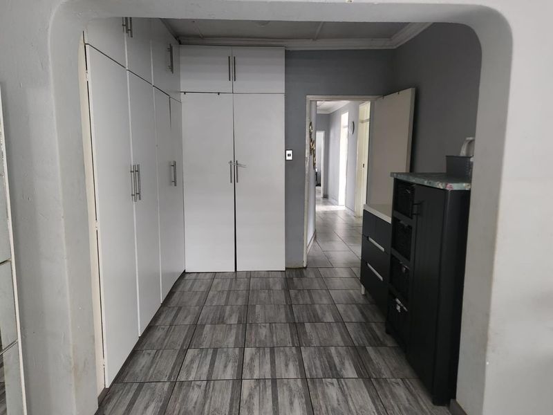 4 Bedroom House for Sale in Evans Park Johannesburg - Photo 7