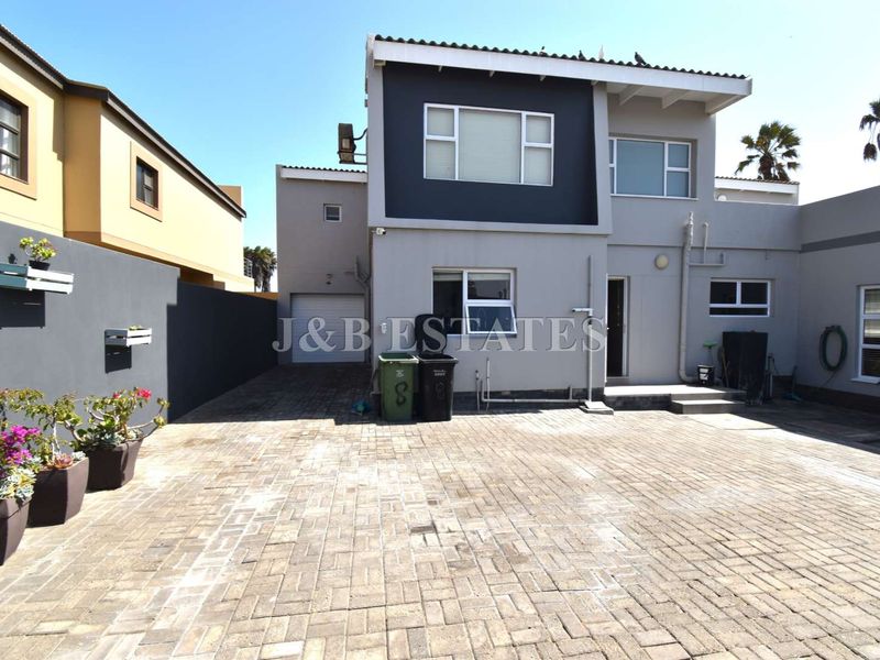 PRIME LOCATION WITH STUNNING LAGOON AND SEAVIEWS - Photo 9