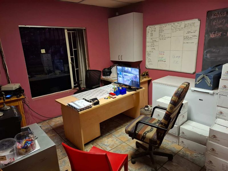 LARGE INDUSTRIAL PROPERTY WITH ENOUGH SQUARE METRES UNDER ROOF - Photo 2