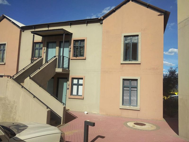 This Apartment comes with furniture! 🌷Only 40km South of Windhoek in a lovely complex nearby the Pharmacy and Golf Club. - Photo 1