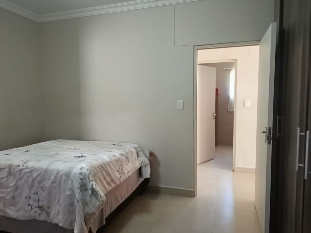 Unit 1 - 2 main bedroom 